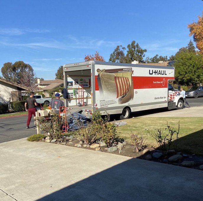 Top 5 Benefits of Hiring Labor Help for Your LA Apartment Move